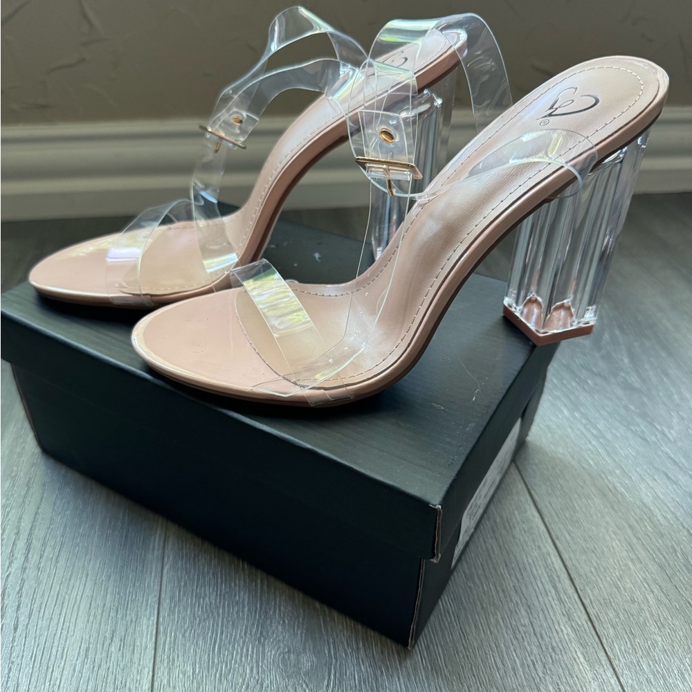 Windsor Size 8 Clear Heels NEVER WORN